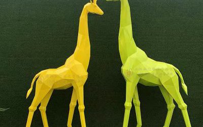 動(dòng)物園玻璃鋼彩繪幾何長頸鹿雕塑