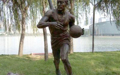 玻璃鋼仿銅公園打籃球的人物雕塑