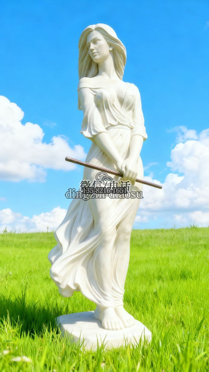 少女雕塑